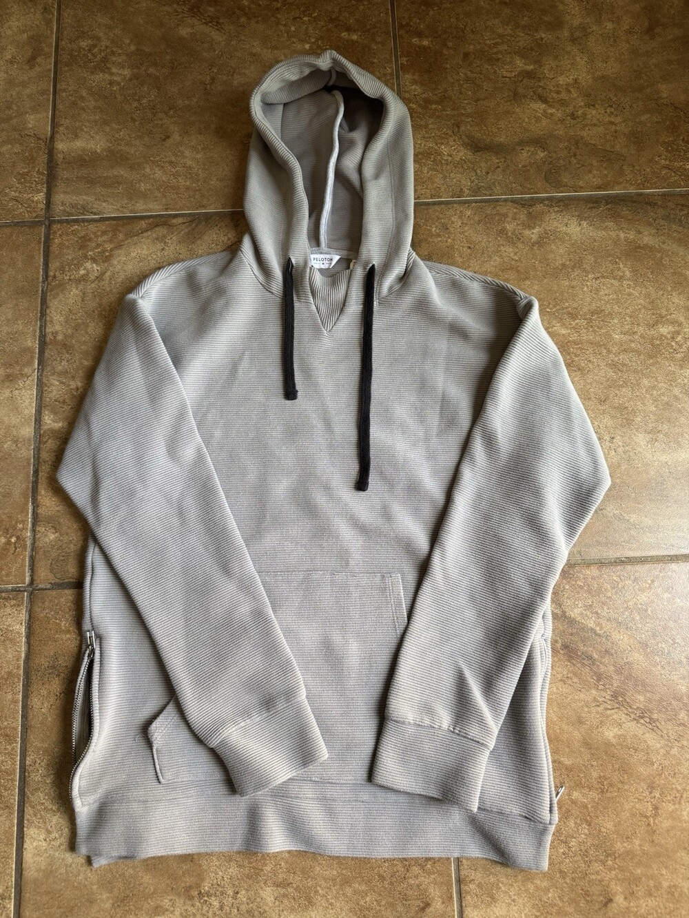 Peloton Women’s Gray Ribbed Pullover Hoodie M Drawstring Pockets Zipper Sides